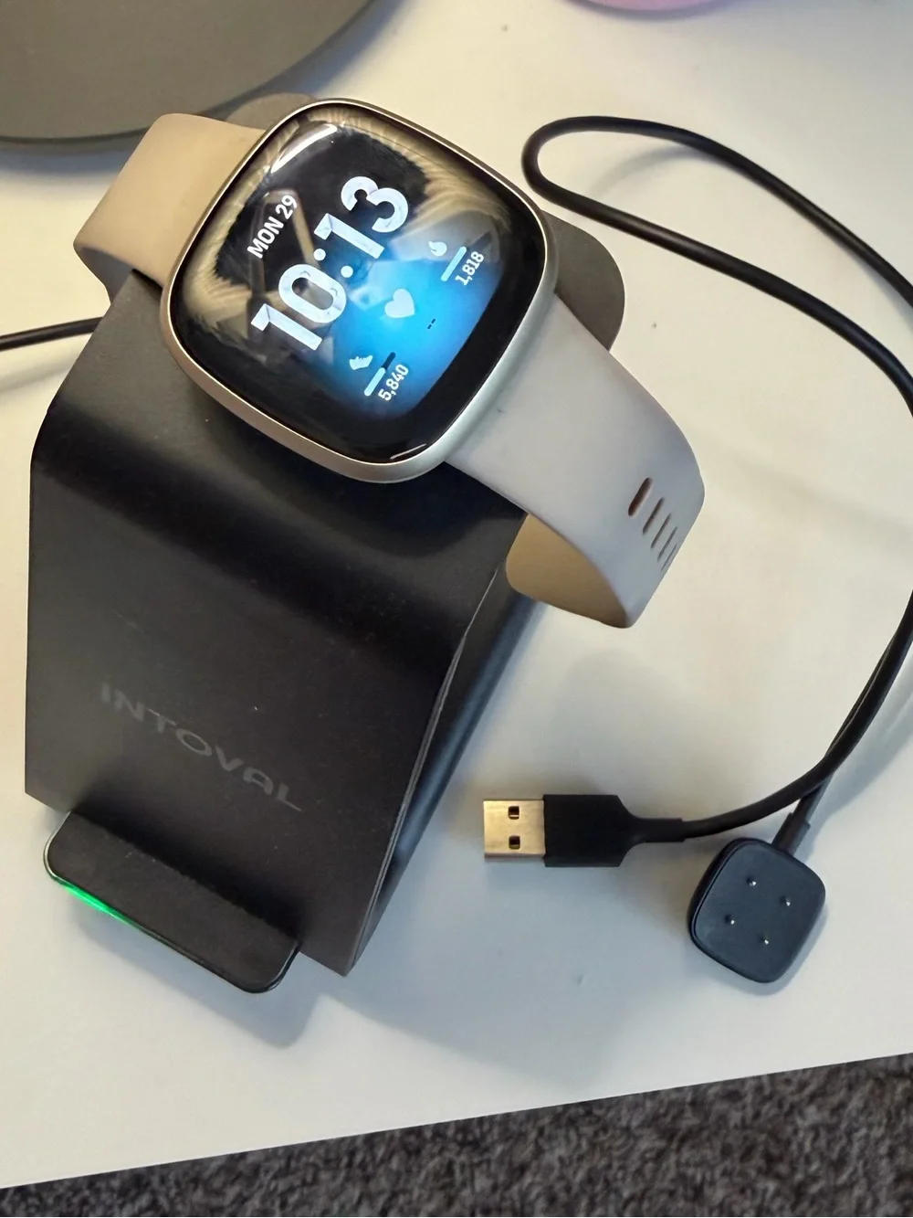 Fitbit Versa 3 Beige Fitness Smartwatch and charger
